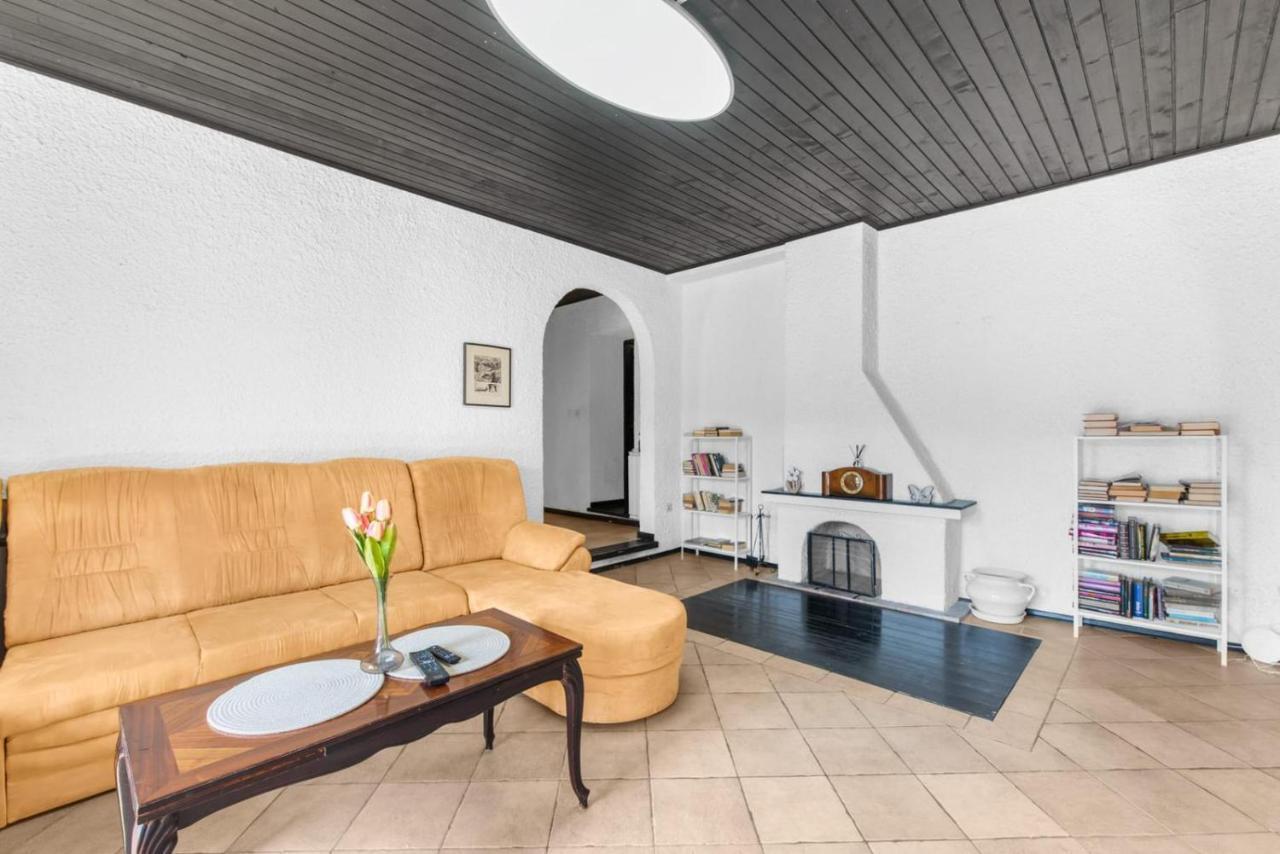 Apartmani Ella Рабац Екстер'єр фото