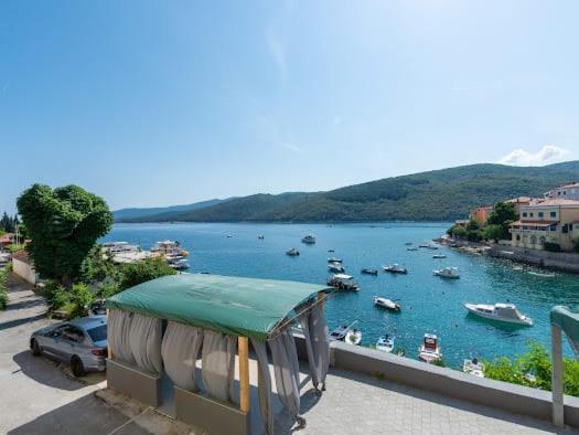 Apartmani Ella Рабац Екстер'єр фото