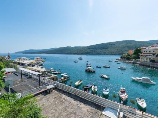 Apartmani Ella Рабац Екстер'єр фото