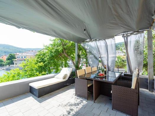 Apartmani Ella Рабац Екстер'єр фото